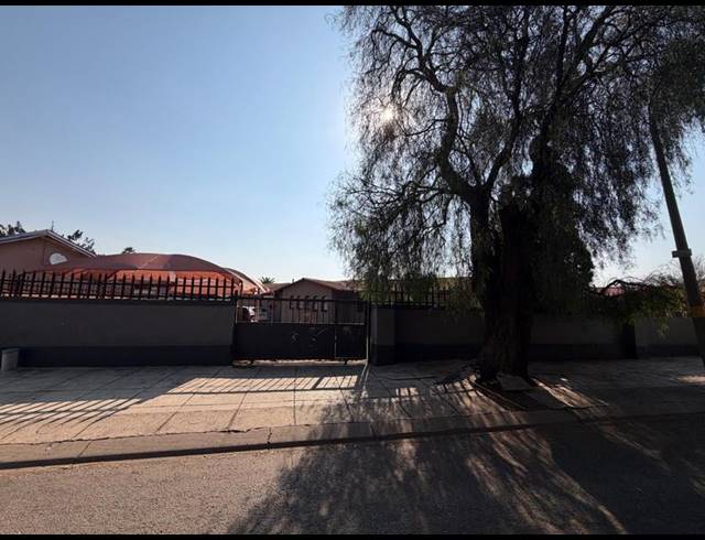 4 BEDROOM PROPERTY TO RENT IN DAWN PARK